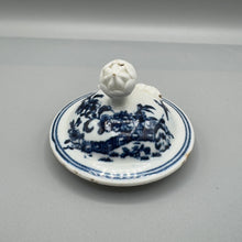 Load image into Gallery viewer, Lowestoft Porcelain Sparrow Beak Jug and Cover - Fence Pattern - C.1770/75