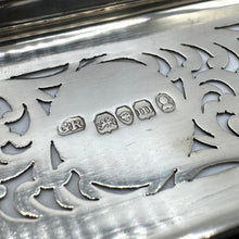 Load image into Gallery viewer, George IV Silver and Cut Glass Vanity Box Toilet Jar by George John Richards - London 1827