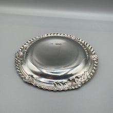 Load image into Gallery viewer, Pair of Silver Dishes by William Comyns - London 1902