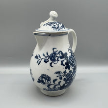 Load image into Gallery viewer, Lowestoft Porcelain Sparrow Beak Jug and Cover - Fence Pattern - C.1770/75
