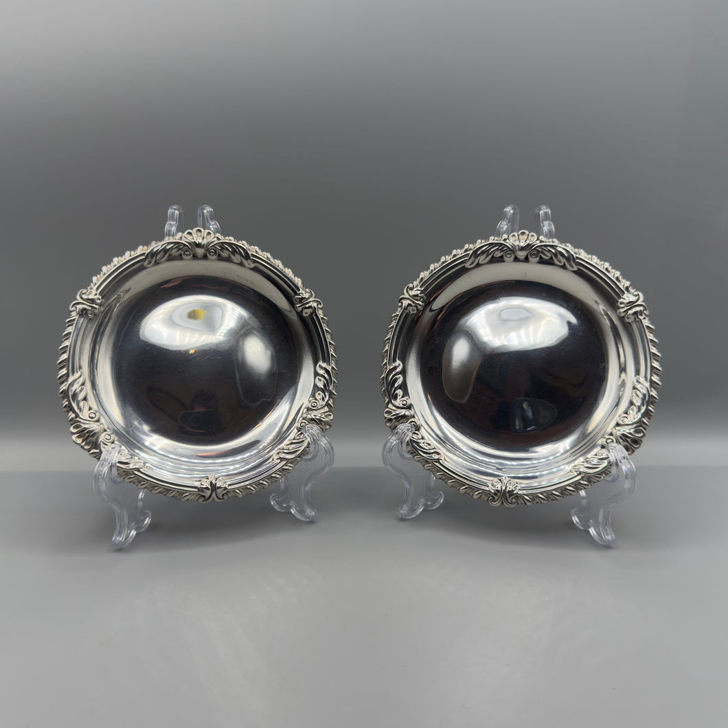 Pair of Silver Dishes by William Comyns - London 1902